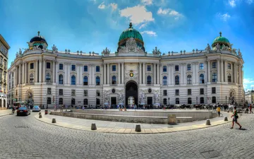 HOFBRUGPALACE