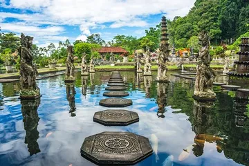 TirtaGanggaหรือพระราชวังกลางน้ำ