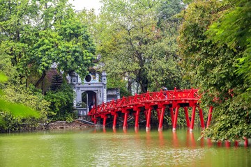ทะเลสาบคืนดาบฮานอย
