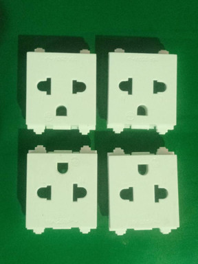 833