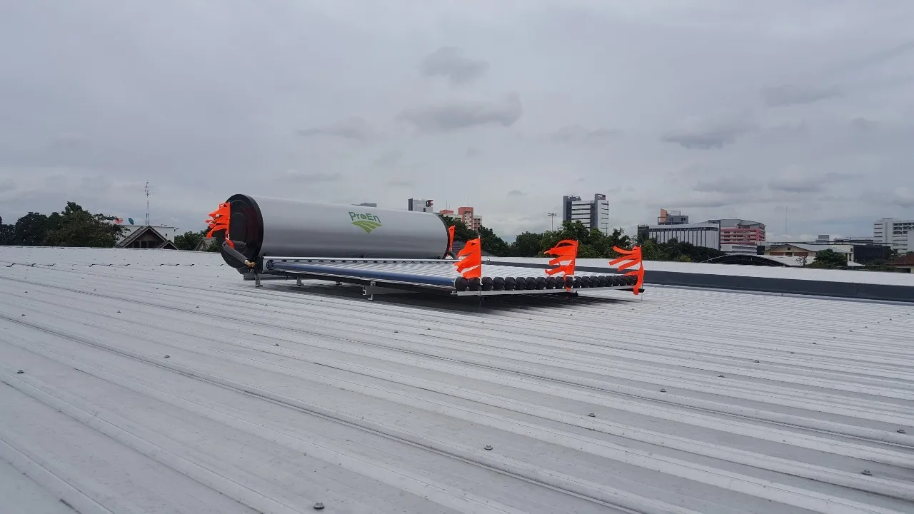 งานติดตั้งเครื่องทำน้ำอุ่น300ลิตรหมู่บ้า