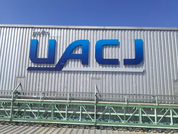 LINEALBUMUACJ2407081