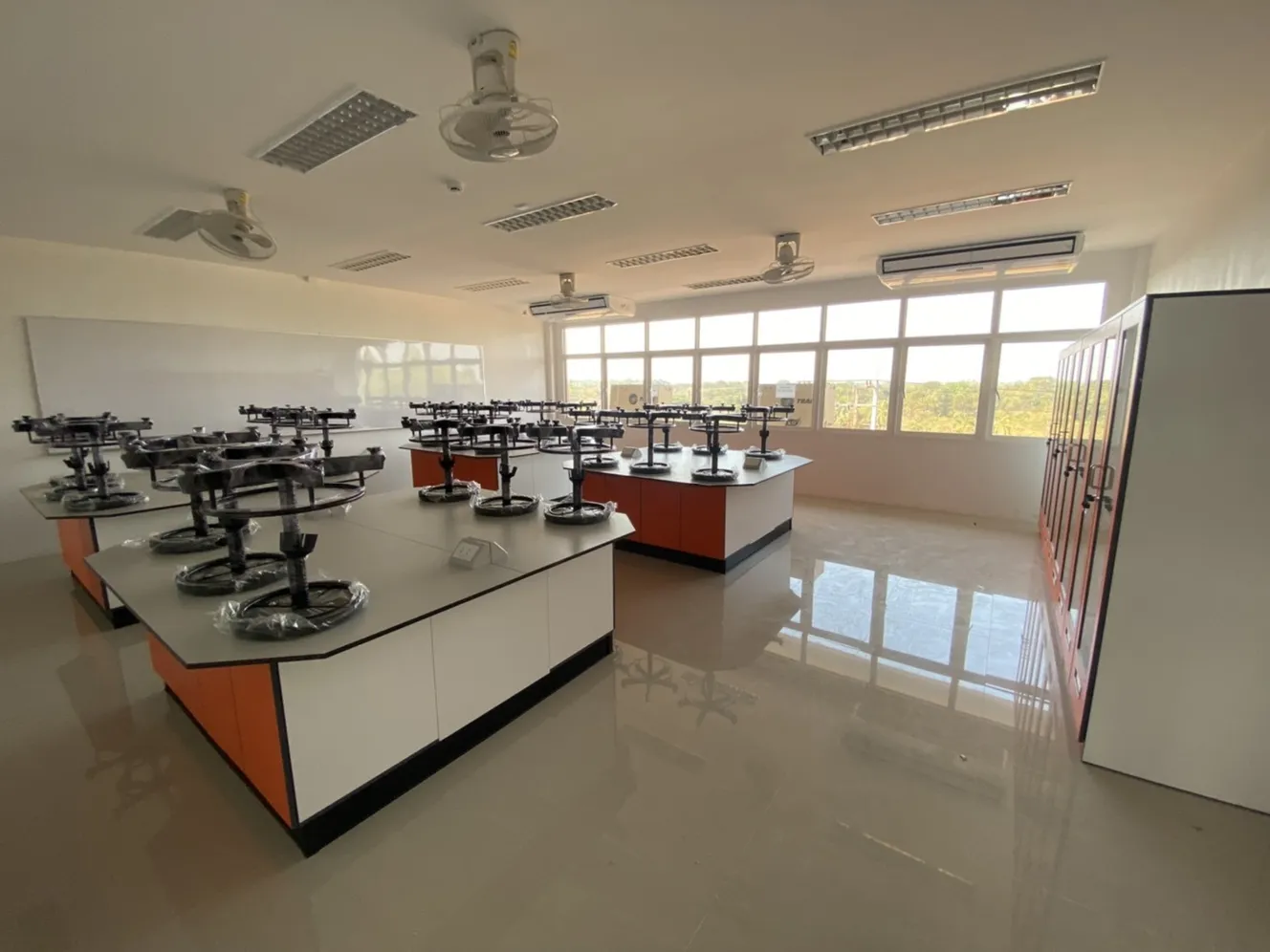 สาธิตมข0