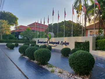384450