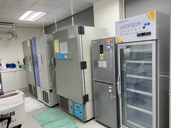 ตู้เย็นแช่ยาศูนย์จีโนมทางการแพทย์โรงพยาบาลรามาธิบดี