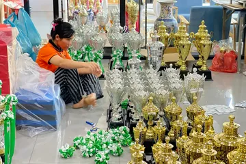 อลิตาถ้วยรางวัลงานด่วน9