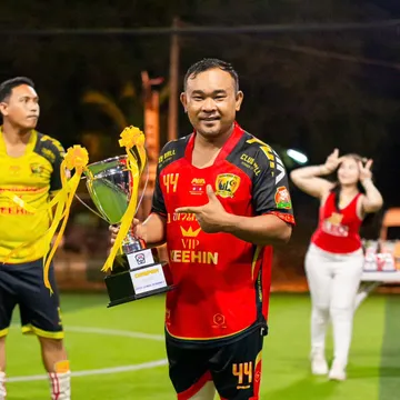 อลิตาถ้วยรางวัลรีวิว15
