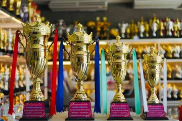 อลิตาถ้วยรางวัลรีวิว32