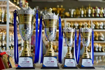 อลิตาถ้วยรางวัลรีวิว37