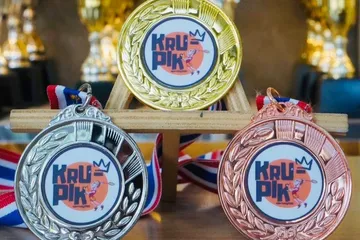 เหรียญรางวัลอลิตาถ้วยรางวัล18