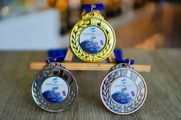 เหรียญรางวัลอลิตาถ้วยรางวัล6