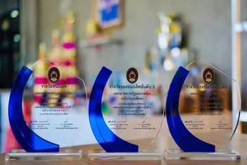 โล่อะคริลิคอลิตาถ้วยรางวัล26