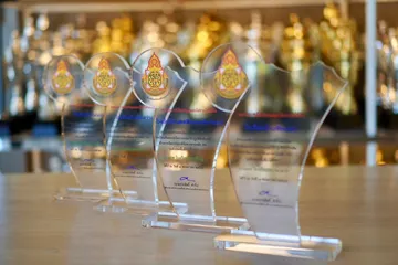 โล่อะคริลิคอลิตาถ้วยรางวัล36