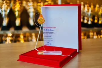 โล่อะคริลิคอลิตาถ้วยรางวัล37(2)