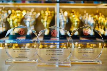 โล่อะคริลิคอลิตาถ้วยรางวัล44