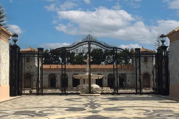 ประตูไชโยMain-gate