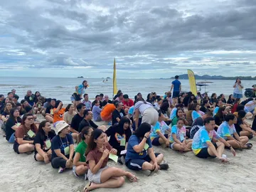 LINEALBUMteambuildingonthebeach224072515