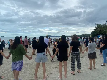 LINEALBUMteambuildingonthebeach224072518