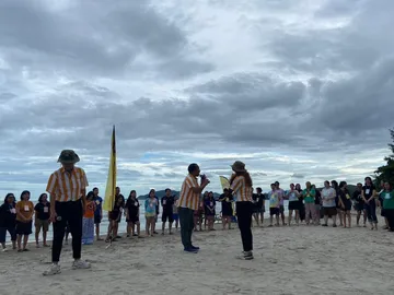 LINEALBUMteambuildingonthebeach224072522