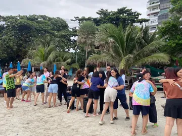 LINEALBUMteambuildingonthebeach224072534