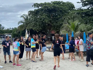 LINEALBUMteambuildingonthebeach224072560