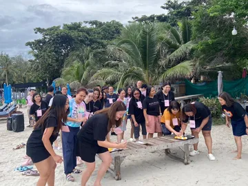 LINEALBUMteambuildingonthebeach224072575