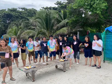 LINEALBUMteambuildingonthebeach224072581