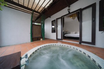 S119357610