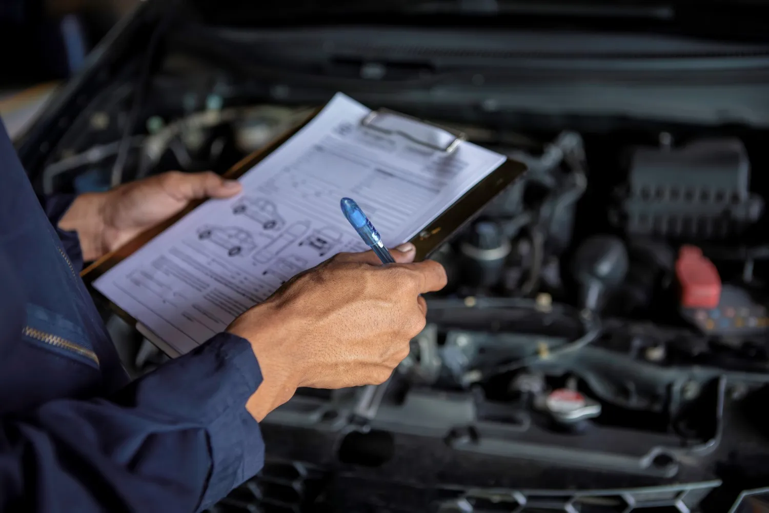 mechanic-service-car-garage-is-check-list-cars(Custom)