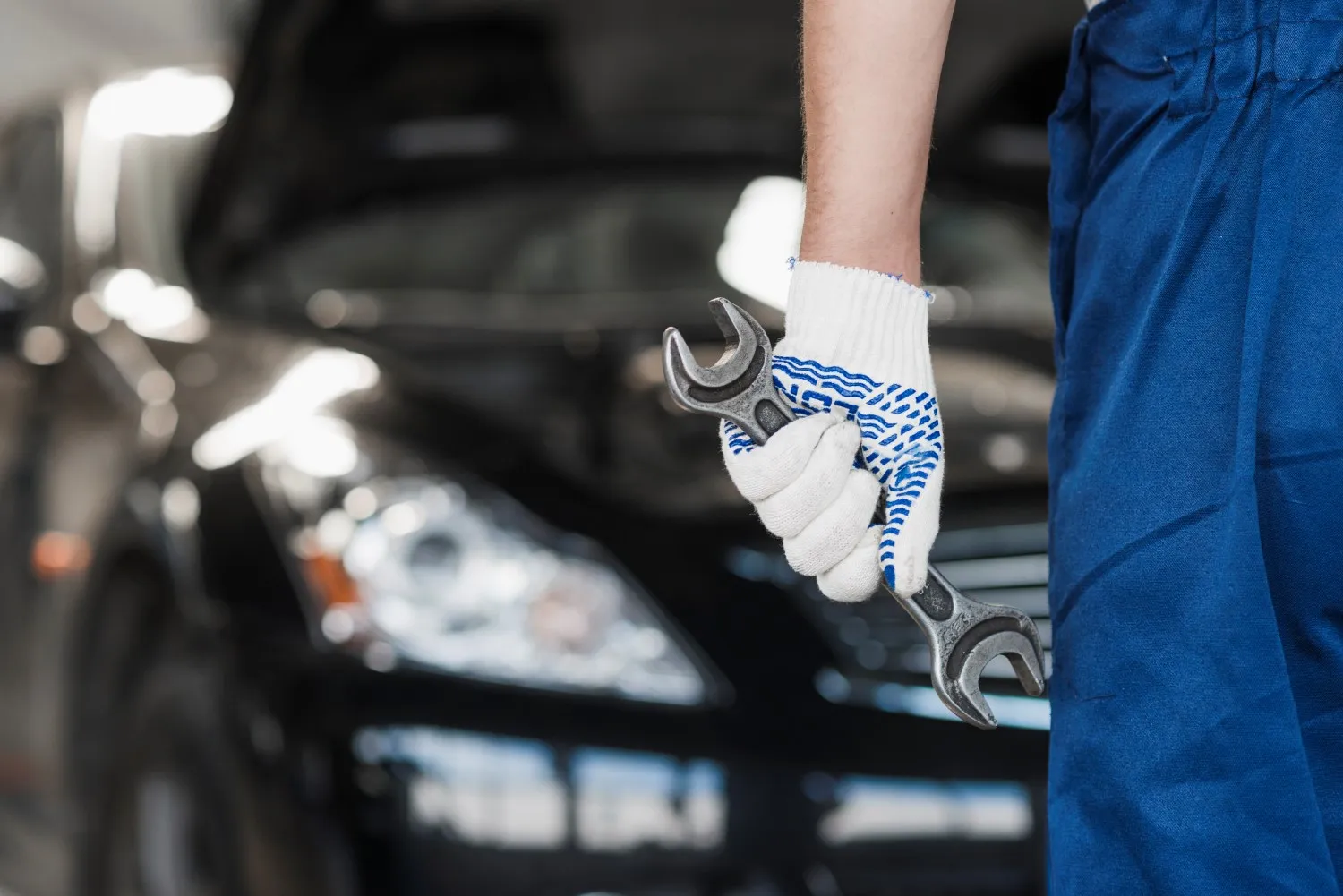 modern-automobile-mechanic-composition(Custom)