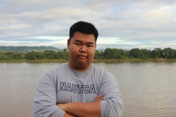 ครูปลื้ม