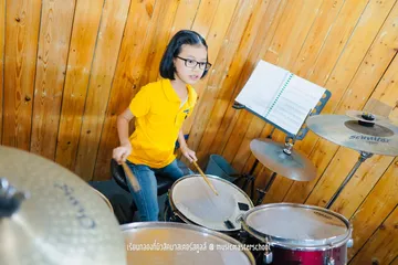 เรียนกลองหัดตีกลอง