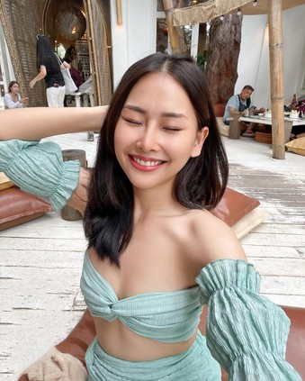 เสริมคางให้หน้าวีเชฟ แก้คางเหลี่ยม ปลายคางตัด สวยมีมิติแบบ 360 องศา 13 %E0%B8%84%E0%B8%A5%E0%B8%B4%E0%B8%99%E0%B8%B4%E0%B8%81%E0%B9%80%E0%B8%AA%E0%B8%A3%E0%B8%B4%E0%B8%A1%E0%B8%84%E0%B8%B2%E0%B8%87%E0%B8%AA%E0%B8%A7%E0%B8%A2z z792936552897 เสริมคาง EMMA CLINIC