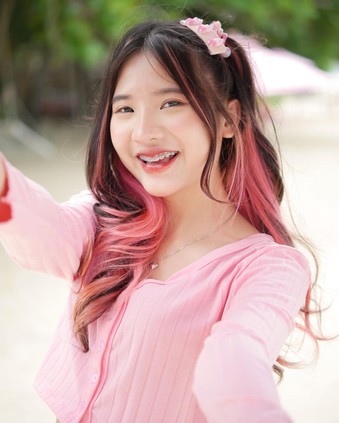 บอกลาคางบุ๋ม ปรับรูปหน้าให้หวานละมุน ด้วยการเสริมคาง เทคนิค Chin Design Locked 22 %E0%B9%80%E0%B8%AA%E0%B8%A3%E0%B8%B4%E0%B8%A1%E0%B8%84%E0%B8%B2%E0%B8%87 2%E0%B9%80%E0%B8%94%E0%B8%B7%E0%B8%AD%E0%B8%99z z1386561889595 เสริมคาง EMMA CLINIC