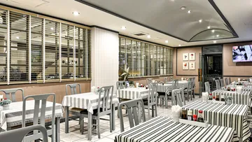 MainFactRestaurant2000X2000B