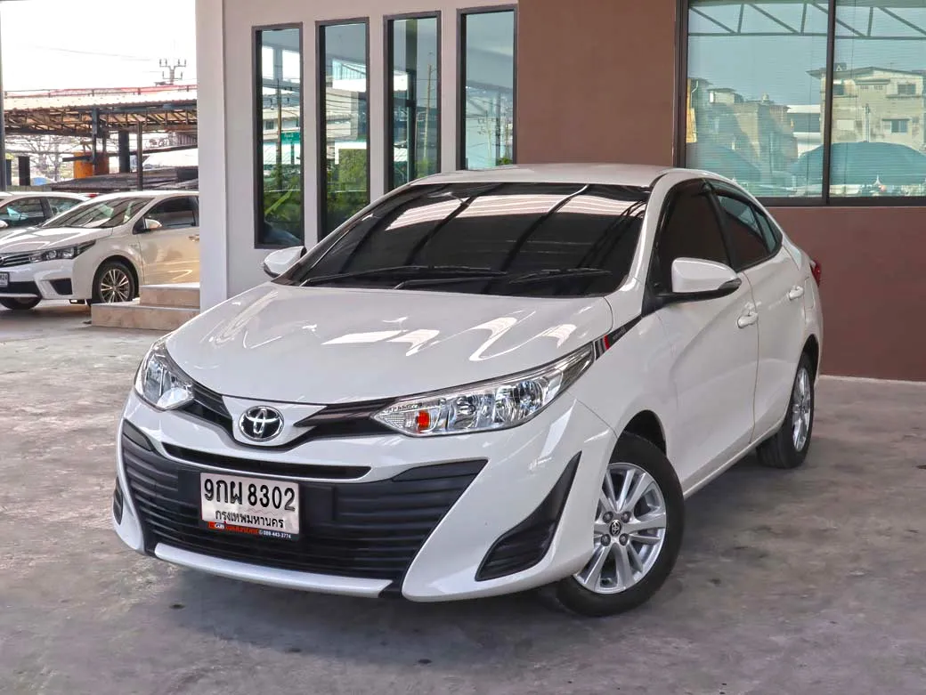 Yaris e outlet