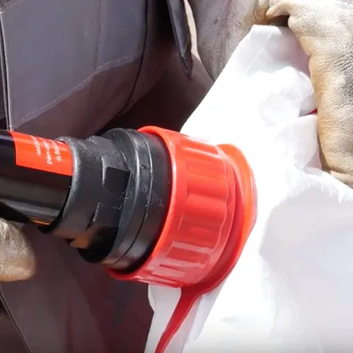 filling-a-dunnage-bag-with-a-digital-inflator