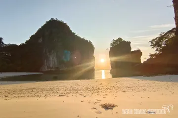 ชมพระอาทิตย์ขึ้นเกาะห้อง