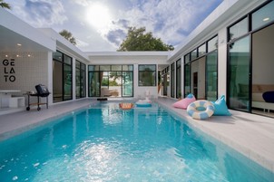 LINEALBUMGelatoPoolvilla25110930
