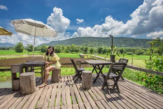 คาเฟ่ดีมีนา