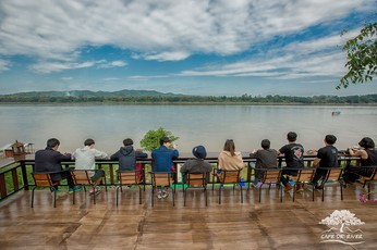 ทัวร์เชียงคาน-cafe-de-river