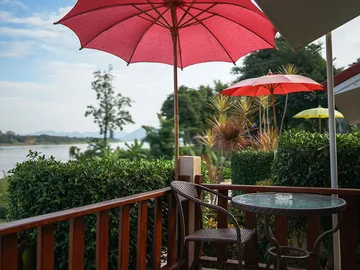Deluxe-river-balcony