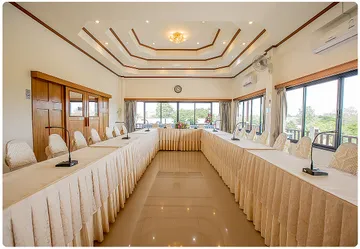 Kaen-Thao-meeting-room