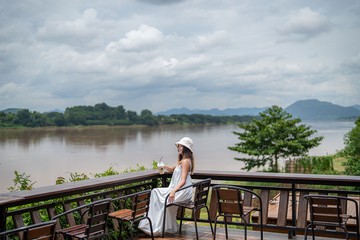 cafe-de-river-view
