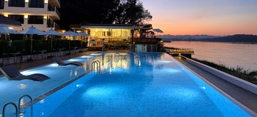 infinity-pool-chiang-khan