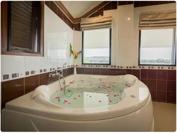 jacuzzi-river-view-chiangkhan
