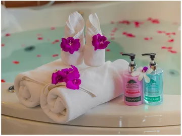 super-deluxe-bathtub-chiangkhan