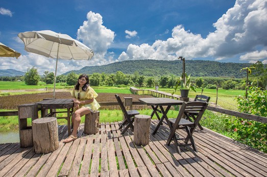 คาเฟ่ดีมีนา
