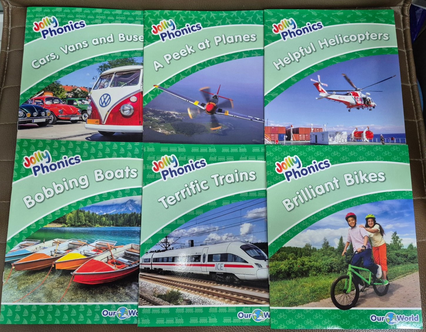 Our World Nonfiction, Green Level Jolly phonics Readers Level 3 (pack of 6): In Precursive letters