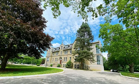 truongKingswayAcademyCanada